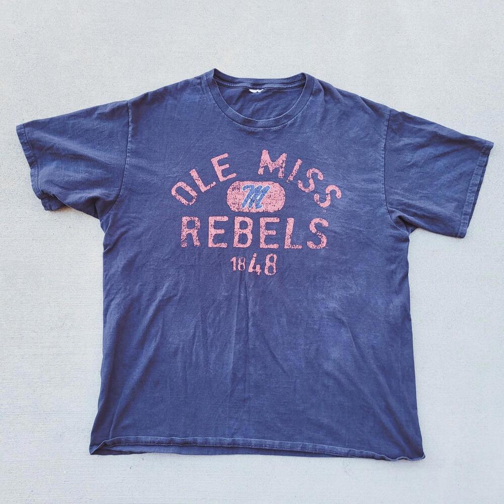 Vintage OLE MISS REBELS T-shirt